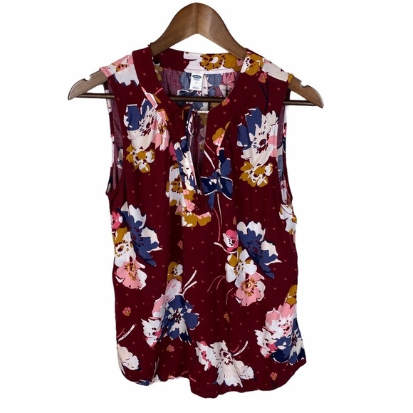 3/$20 Old Navy Burgundy Floral Sleeveless Top - Picture 1 of 5